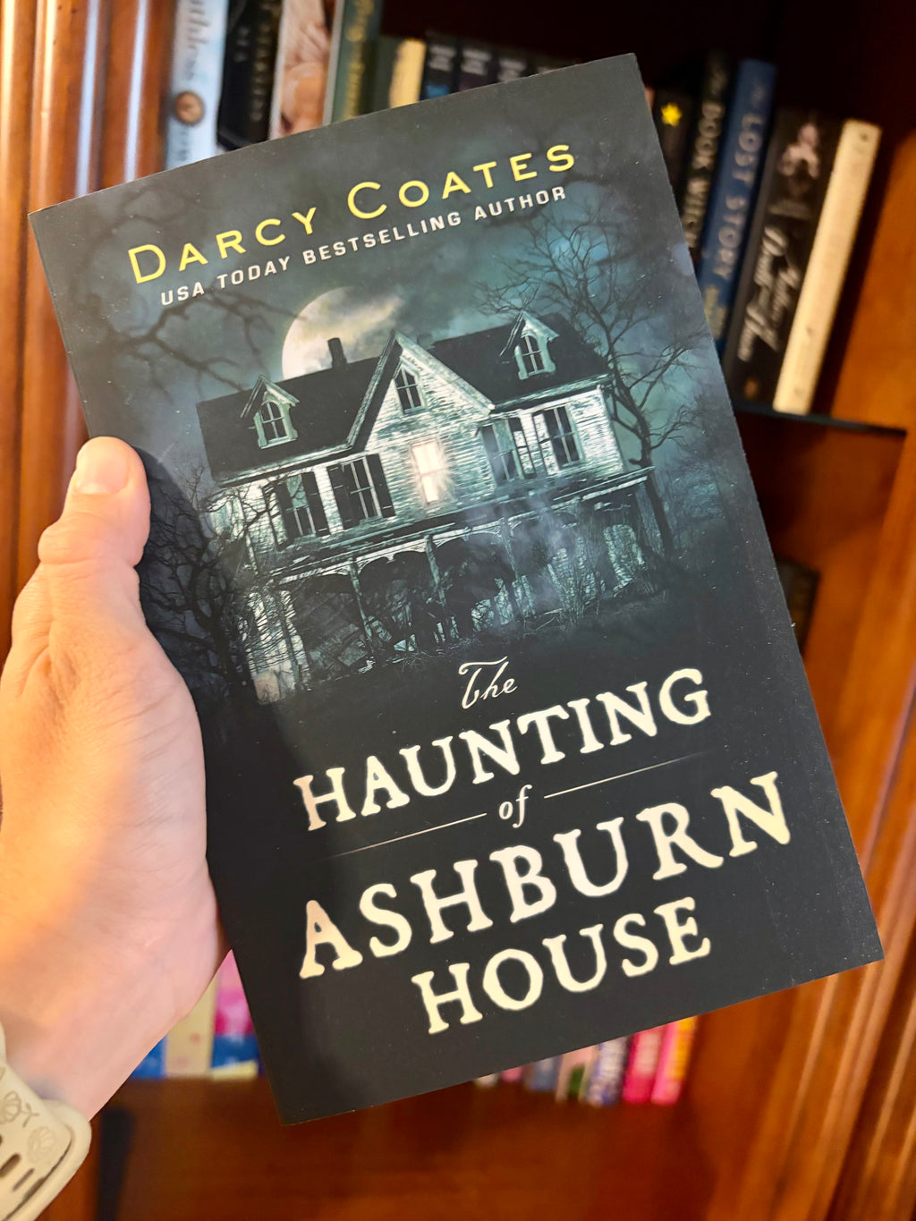 Book | The Haunting of Ashburn House by Darcy Coates