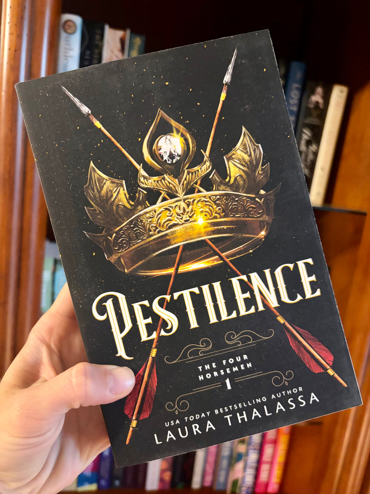 Book | Pestilence by Laura Thalassa